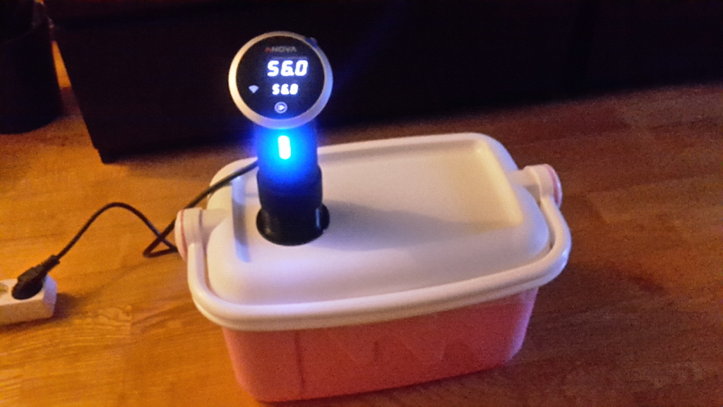 Anova sous vide circulator to coolerbox adapter