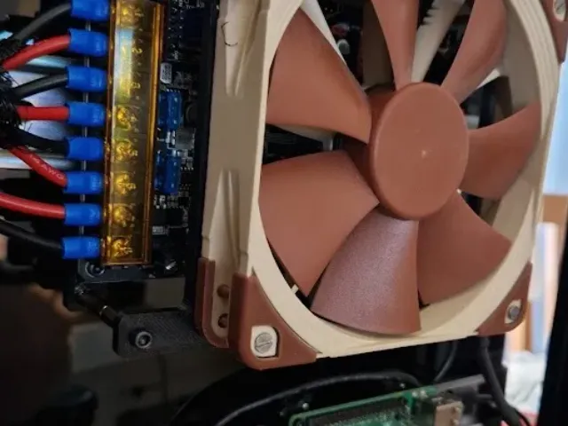 Octopus DIN rail mount - heat inserts and 120mm fan mount
