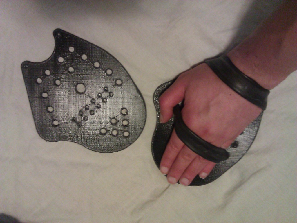 Hand paddles for swimming by Mape Download free STL model