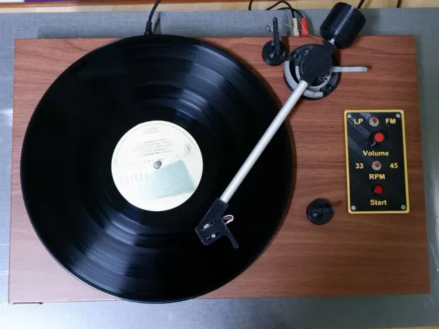 Record Player Turntable Direct-Drive using TMC2209 Stepper motor.