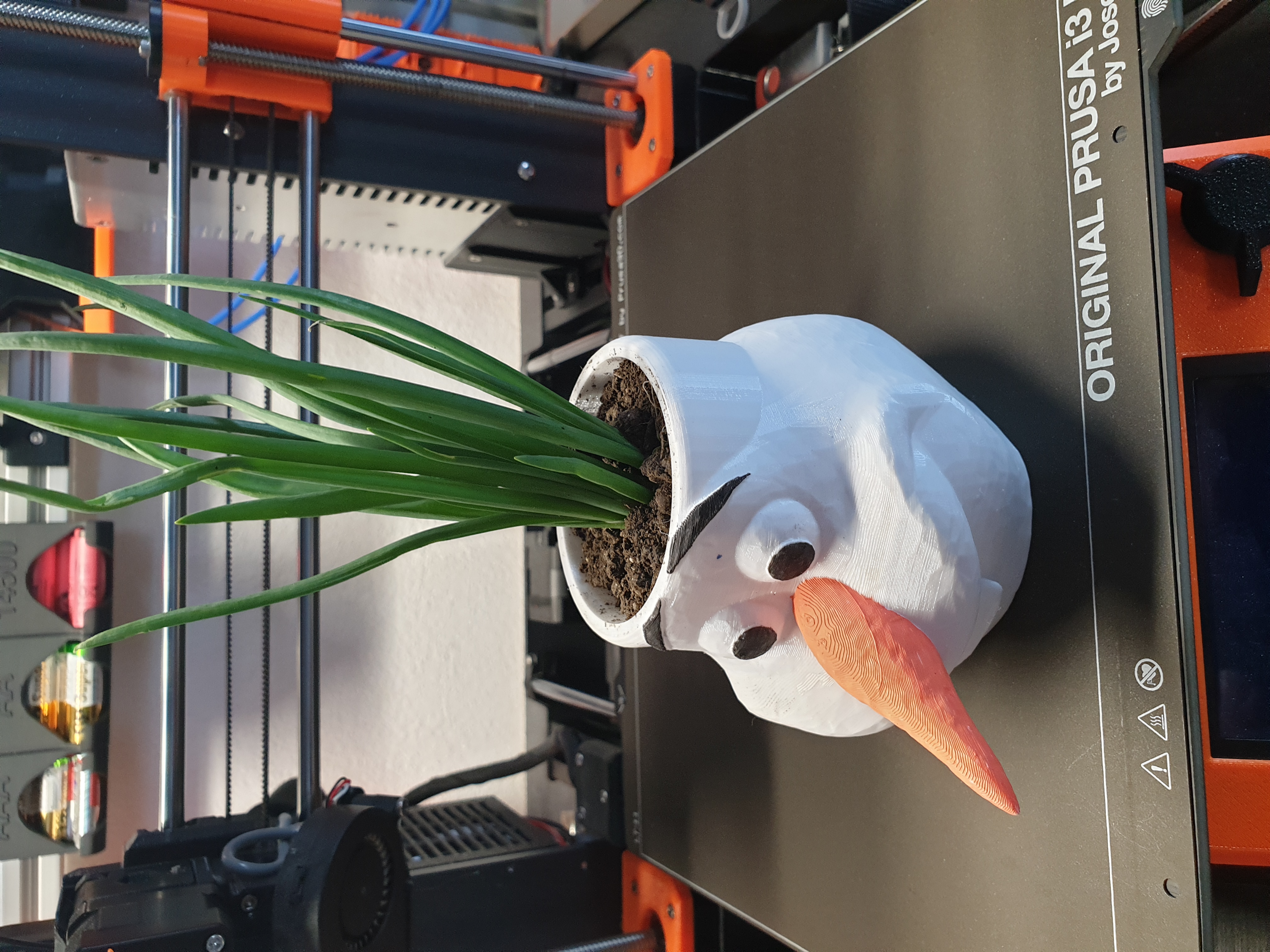 Olaf flowerpot