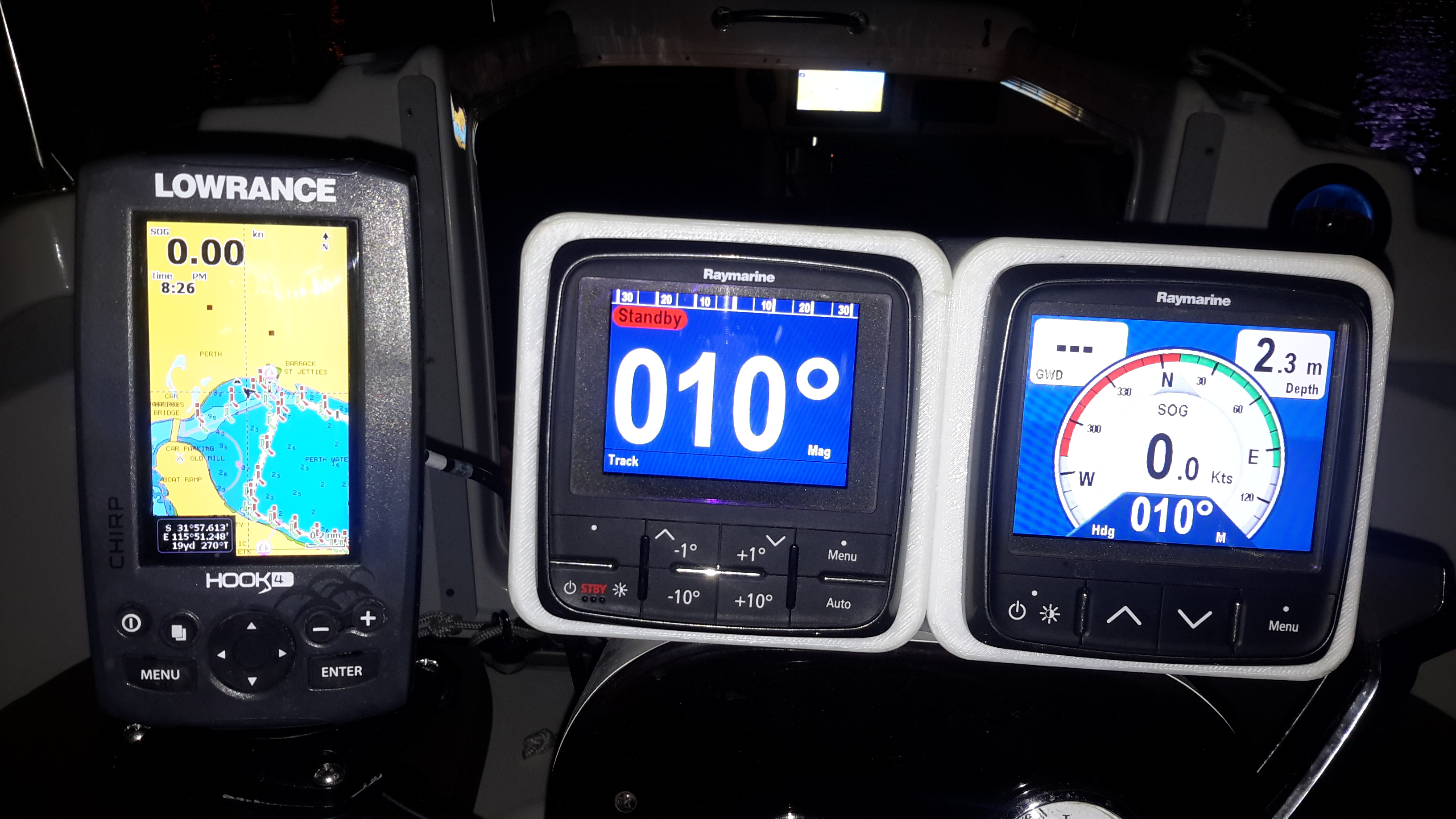 Raymarine i70 instrument housing