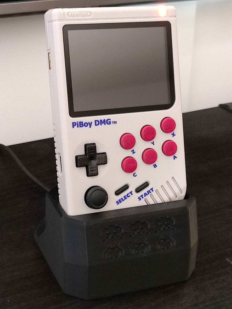 PiBoy DMG Dock with magnetic USB port