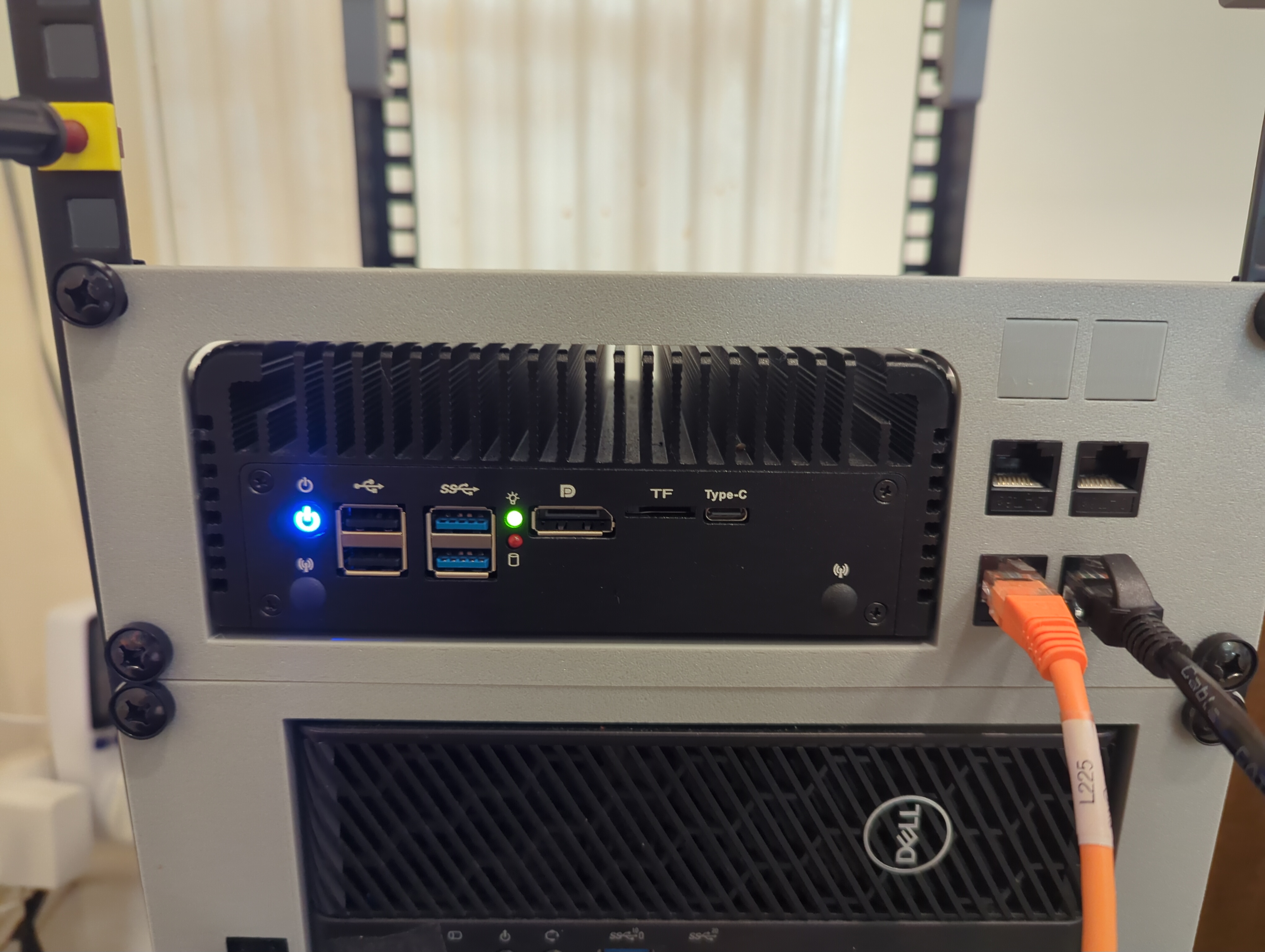 Topton Fanless Mini PC Rack Shelf with Keystone Panel