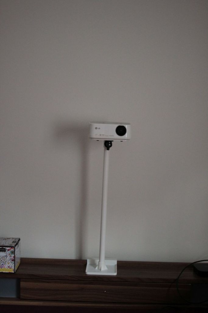 Miniatura 10 do modelo 3D Projector Stand