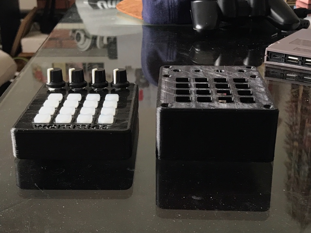 Miniatura 2 do modelo 3D UNTZtrument Slim Midi Controller