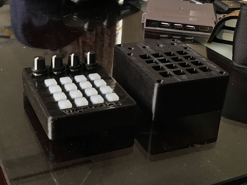 Miniatura 3 do modelo 3D UNTZtrument Slim Midi Controller