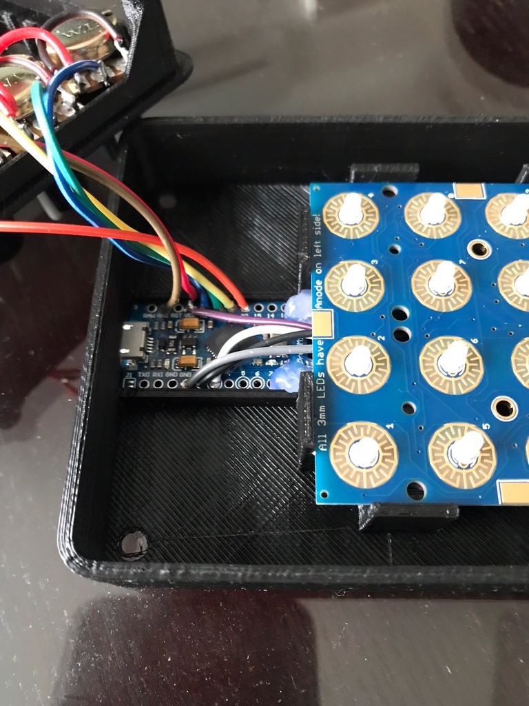 Miniatura 4 do modelo 3D UNTZtrument Slim Midi Controller
