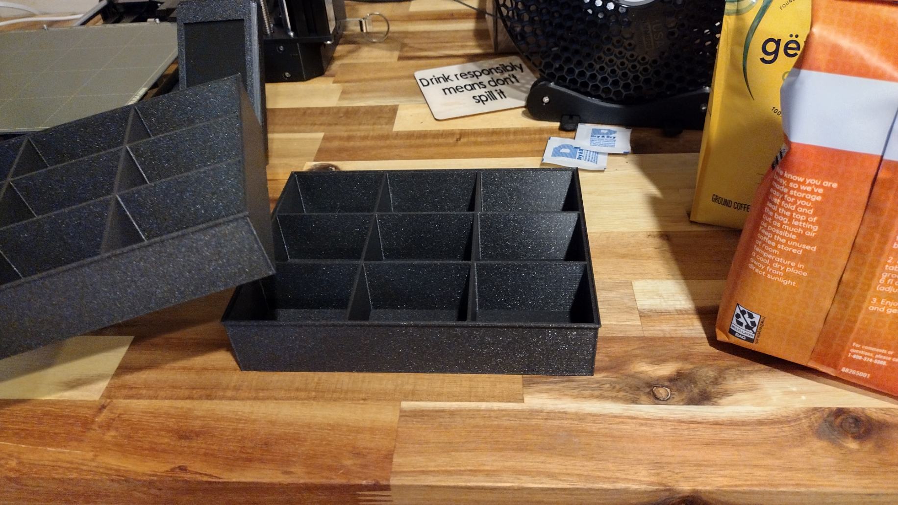 Miniatura 2 do modelo 3D Partitioned stackable containers