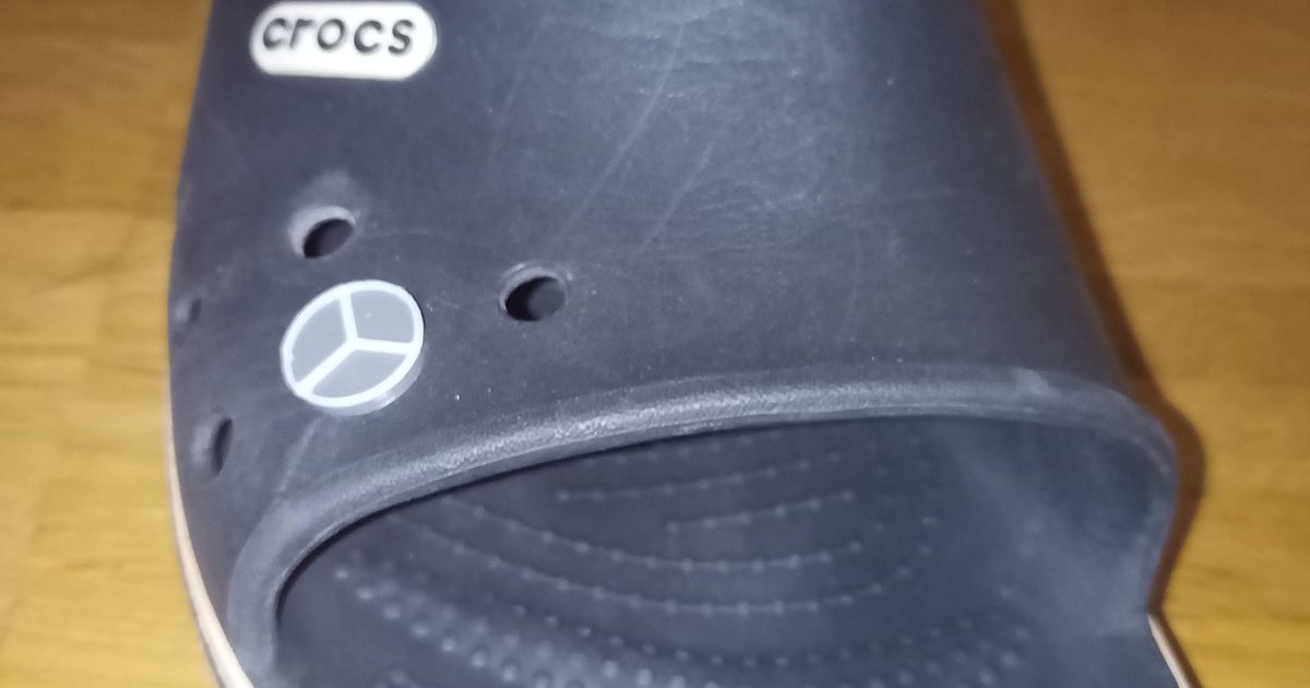 Mercedes crocs discount