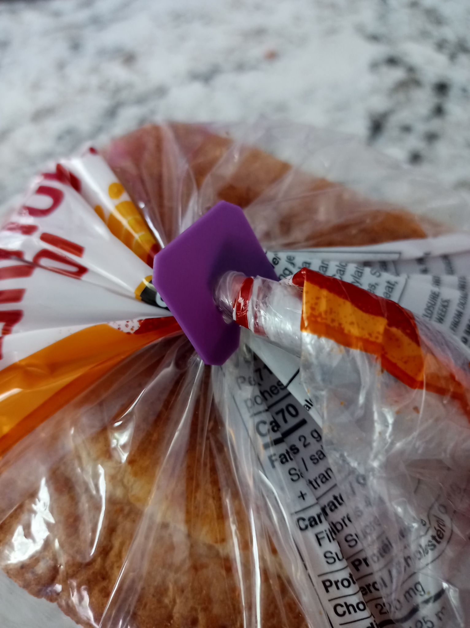 Put A Bread Clip In Your Wallet When Traveling 54 - yr70zh7