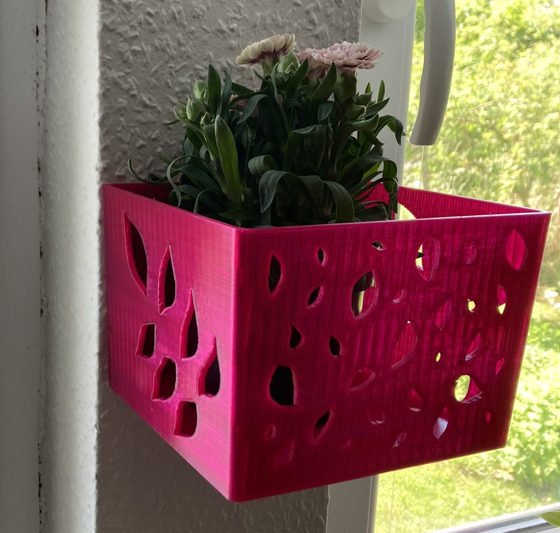 Leafy wall pot
