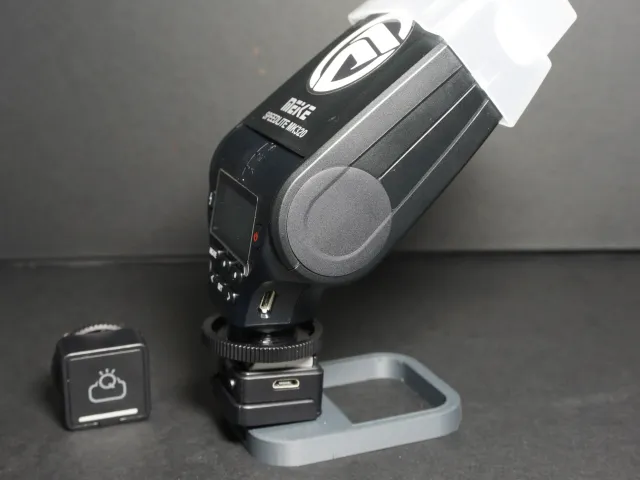 FlashQ Camera Flash Trigger/Receiver Stand