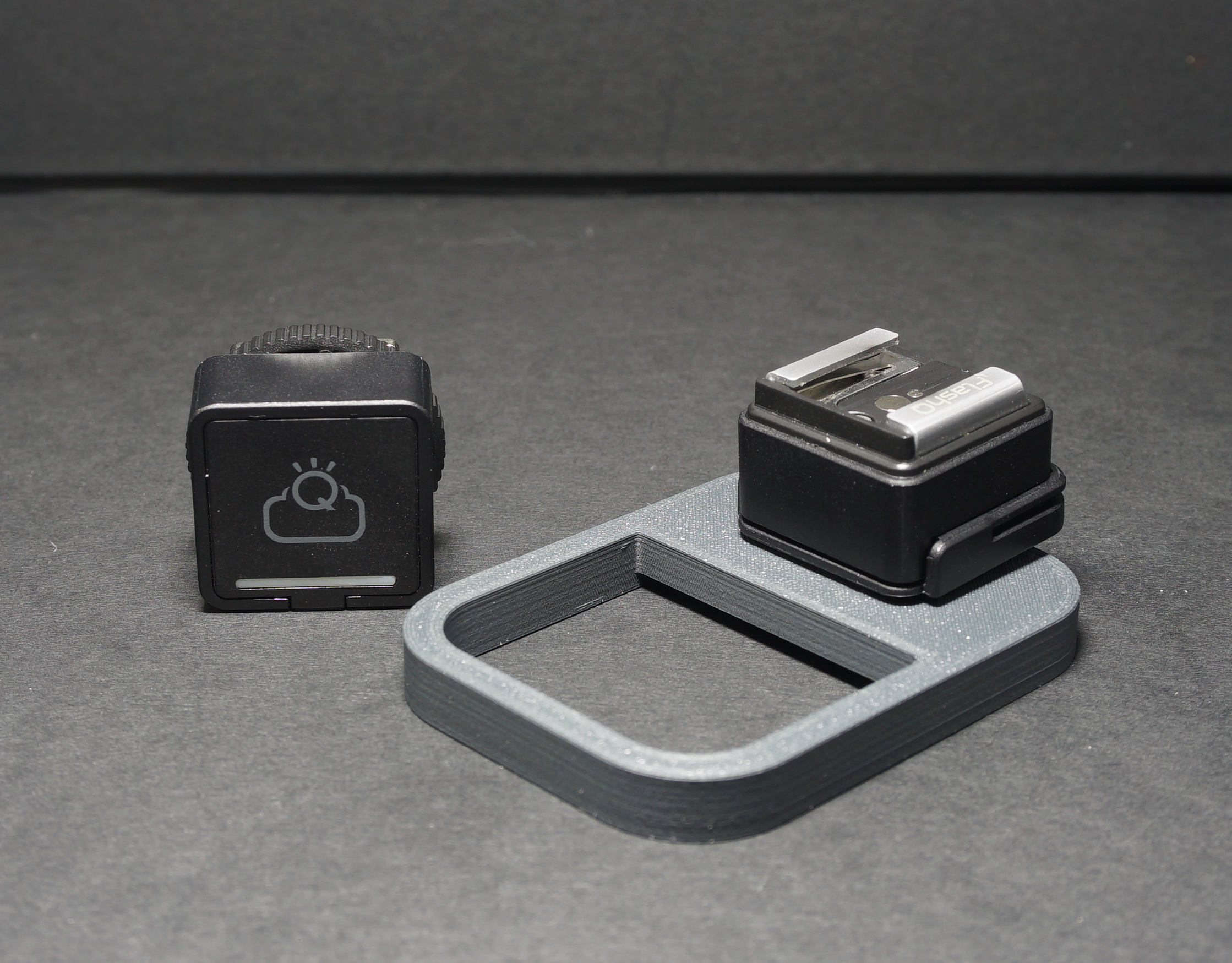Miniatura 2 do modelo 3D FlashQ Camera Flash Trigger/Receiver Stand