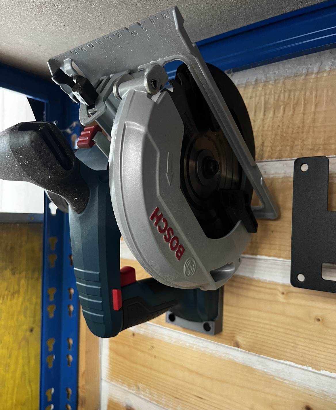 Bosch 18V Maschinenhalter (One to rule them All) Für alle Maschinen