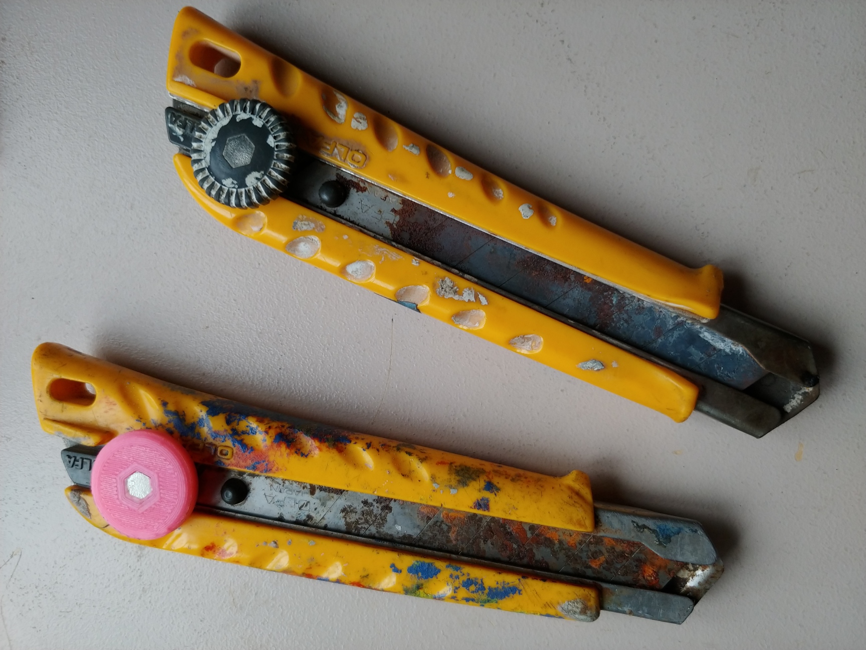 Utility Knife / Exacto Button by Zwaky Download free STL model