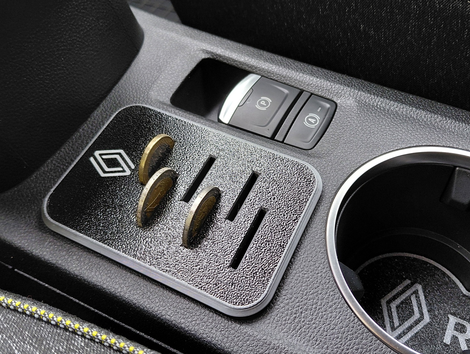 Renault Captur/Symbioz 1€ and 2€ coin holder