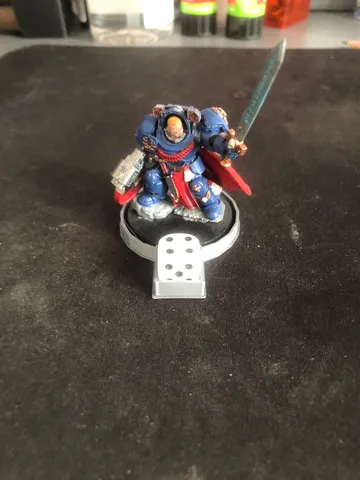 base with dice for 40mm base