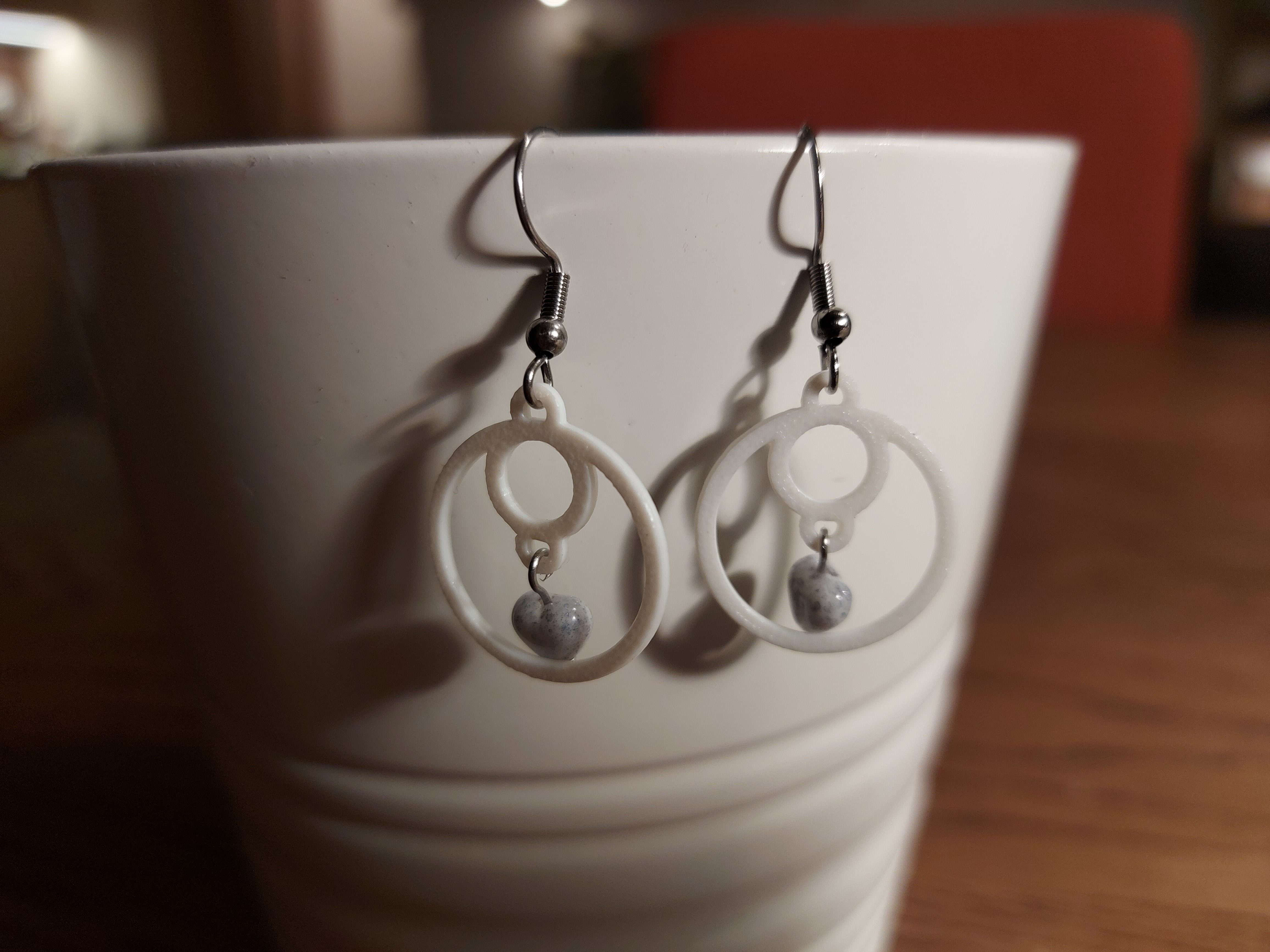 Circular earrings with beads