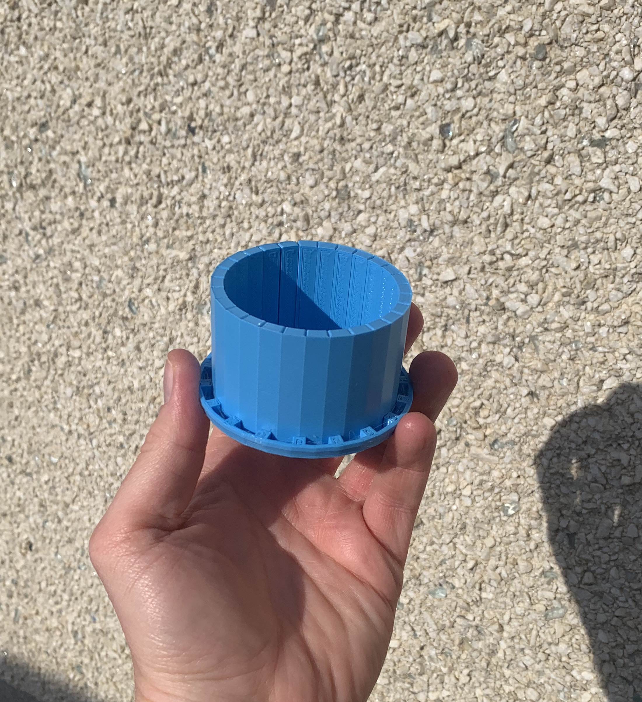 Print-flat-and-fold mini flower pot