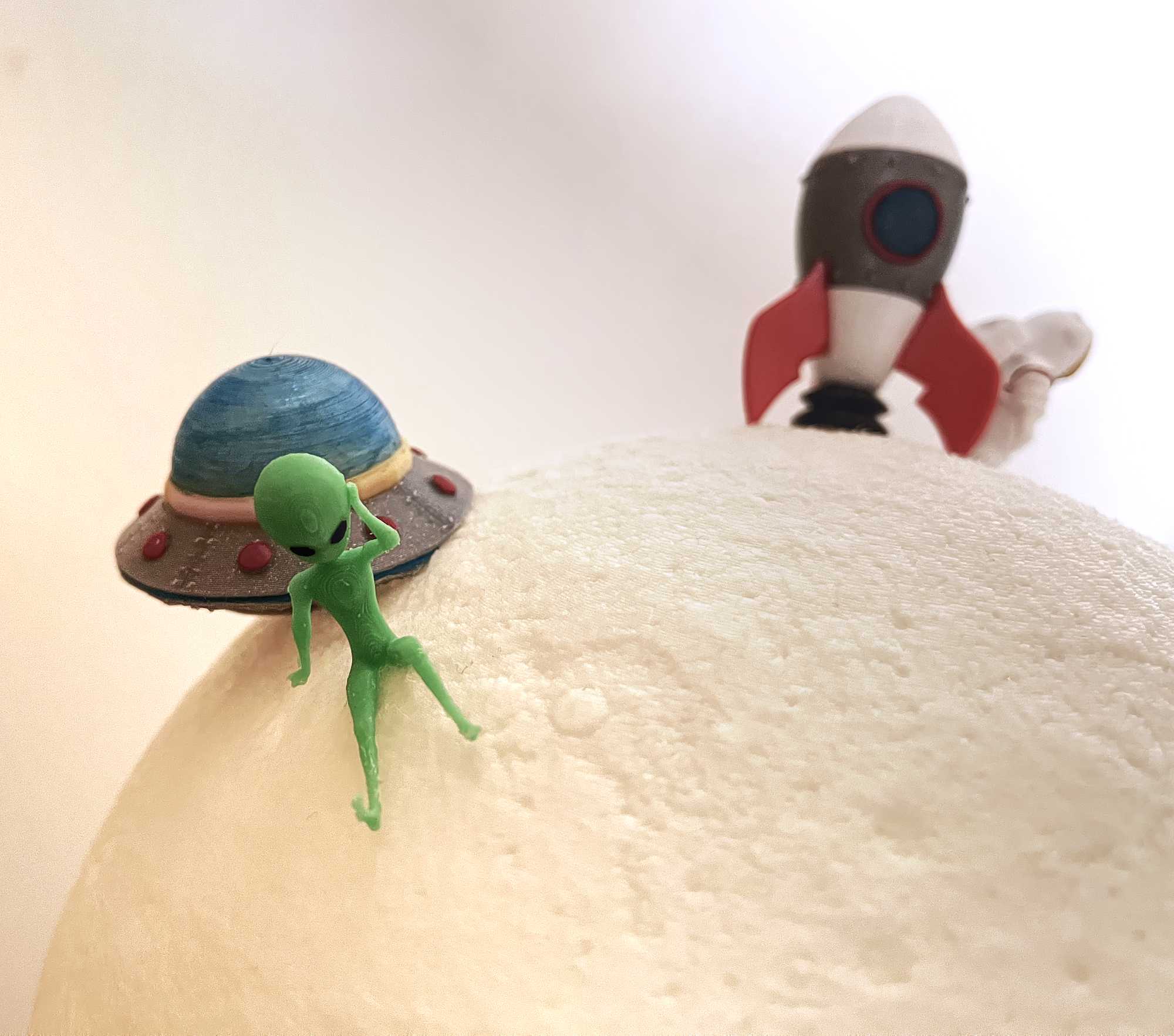 Crashed UFO with alien — thumbnail 2
