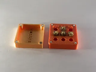 Nozzle case with magnetic lid