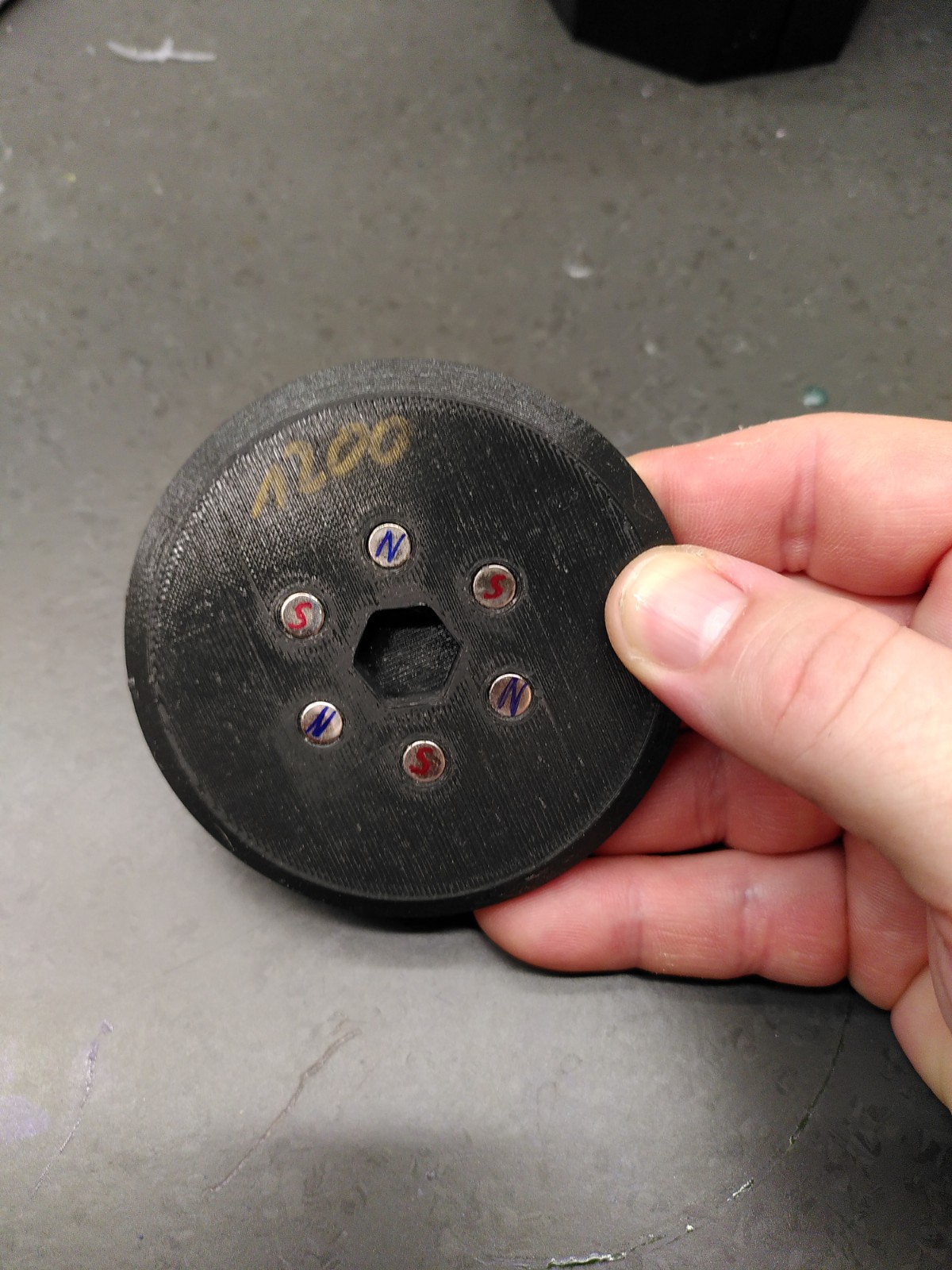 Dice Finishing System quickswap sanding and polishing discs by