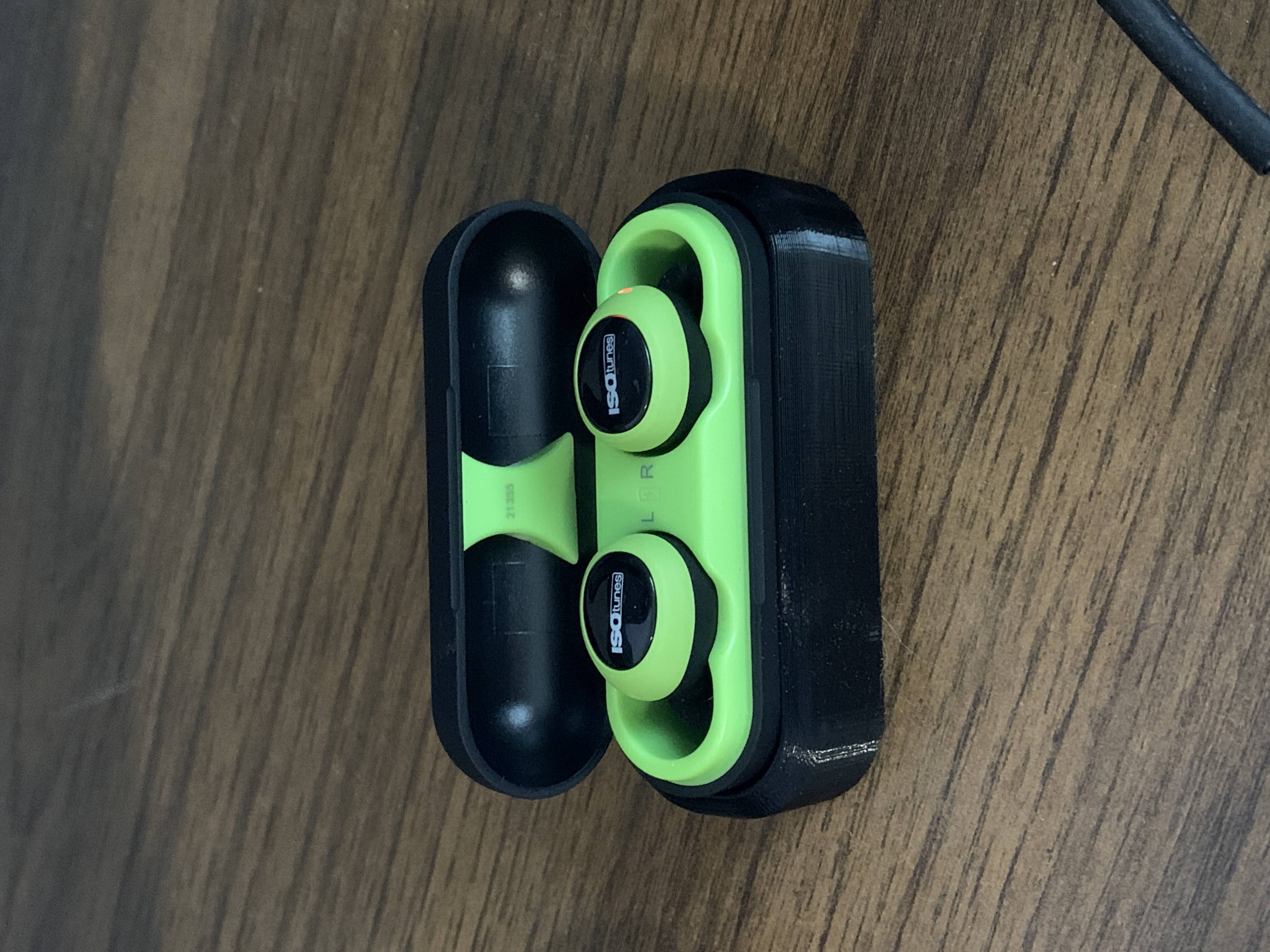 Embedded magnet case for ISOtunes Free True Wireless Earbuds