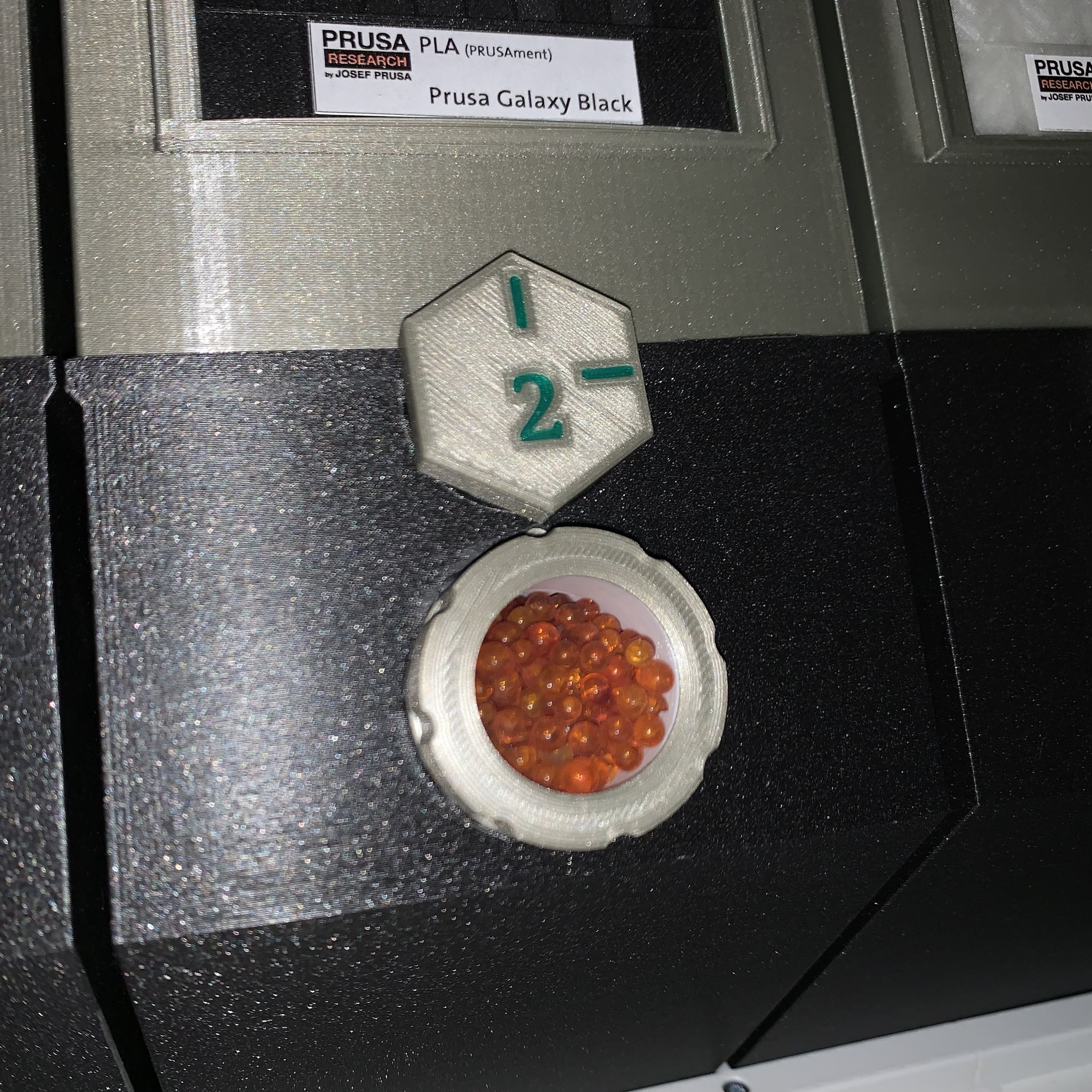 Standalone Drybox with sealing and visual humidity sensor