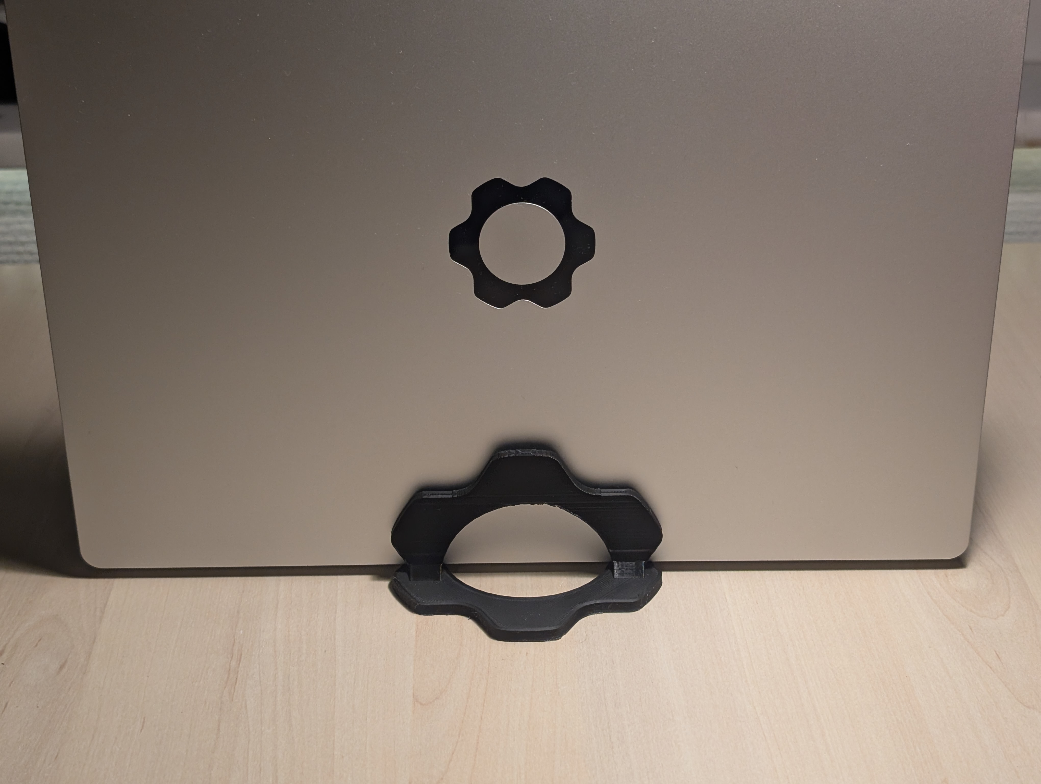 Framework 13 - Logo Vertical Stand