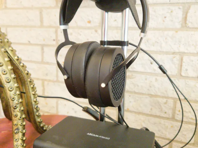 Water Pipe Headphone Stand