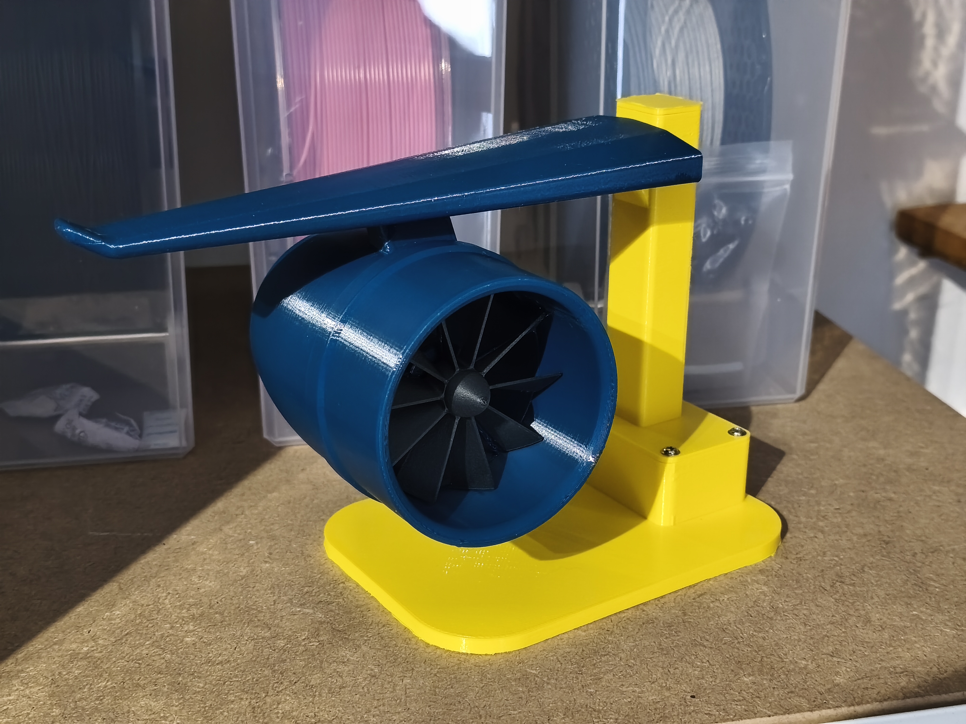 Airplane turbofan engine model