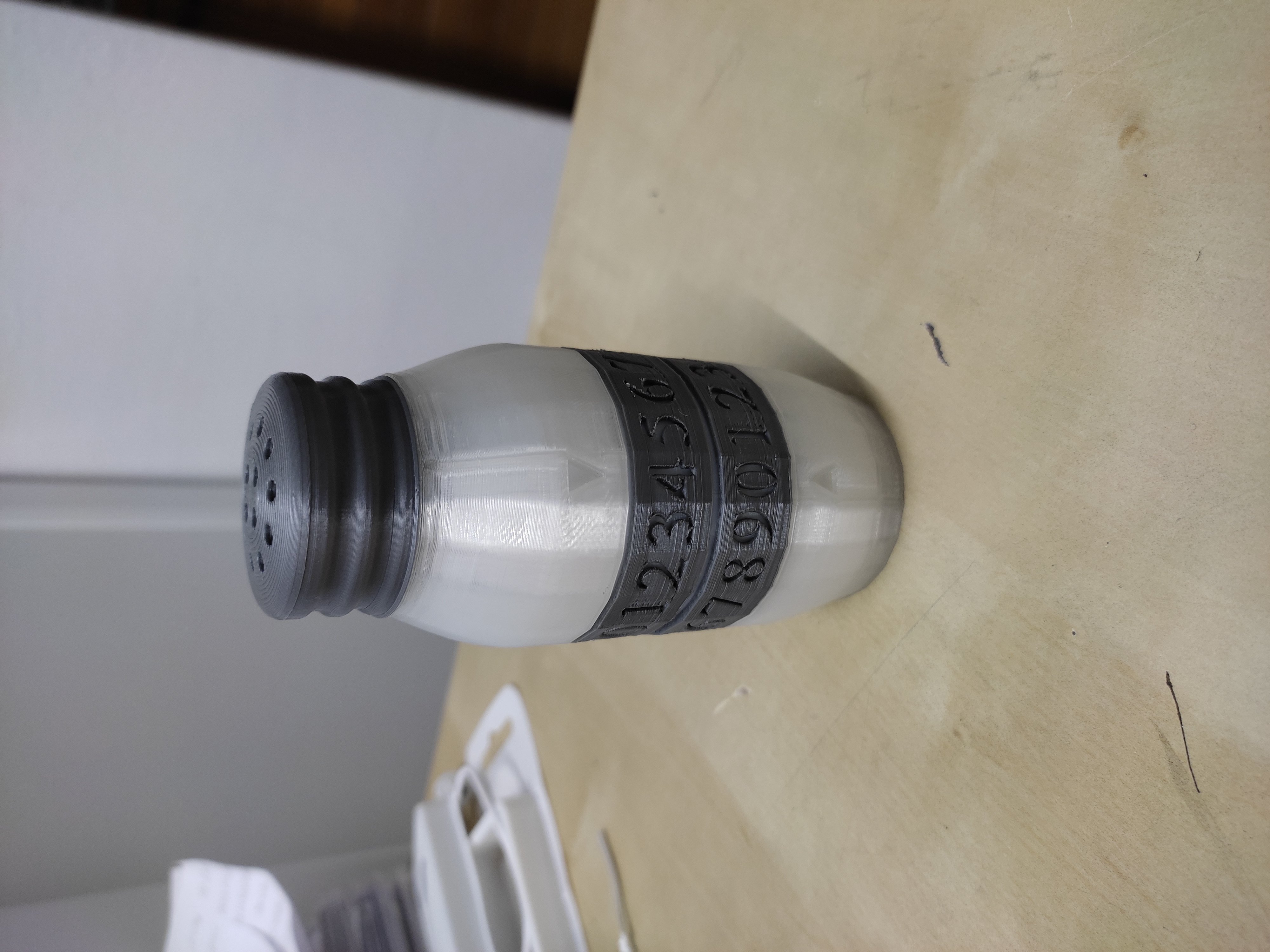 Salt shaker life counter