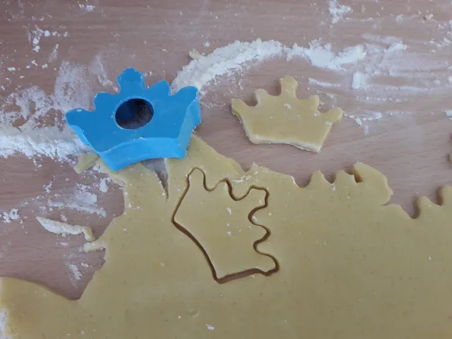 Crown Cookie Cutter (71 x 53mm)