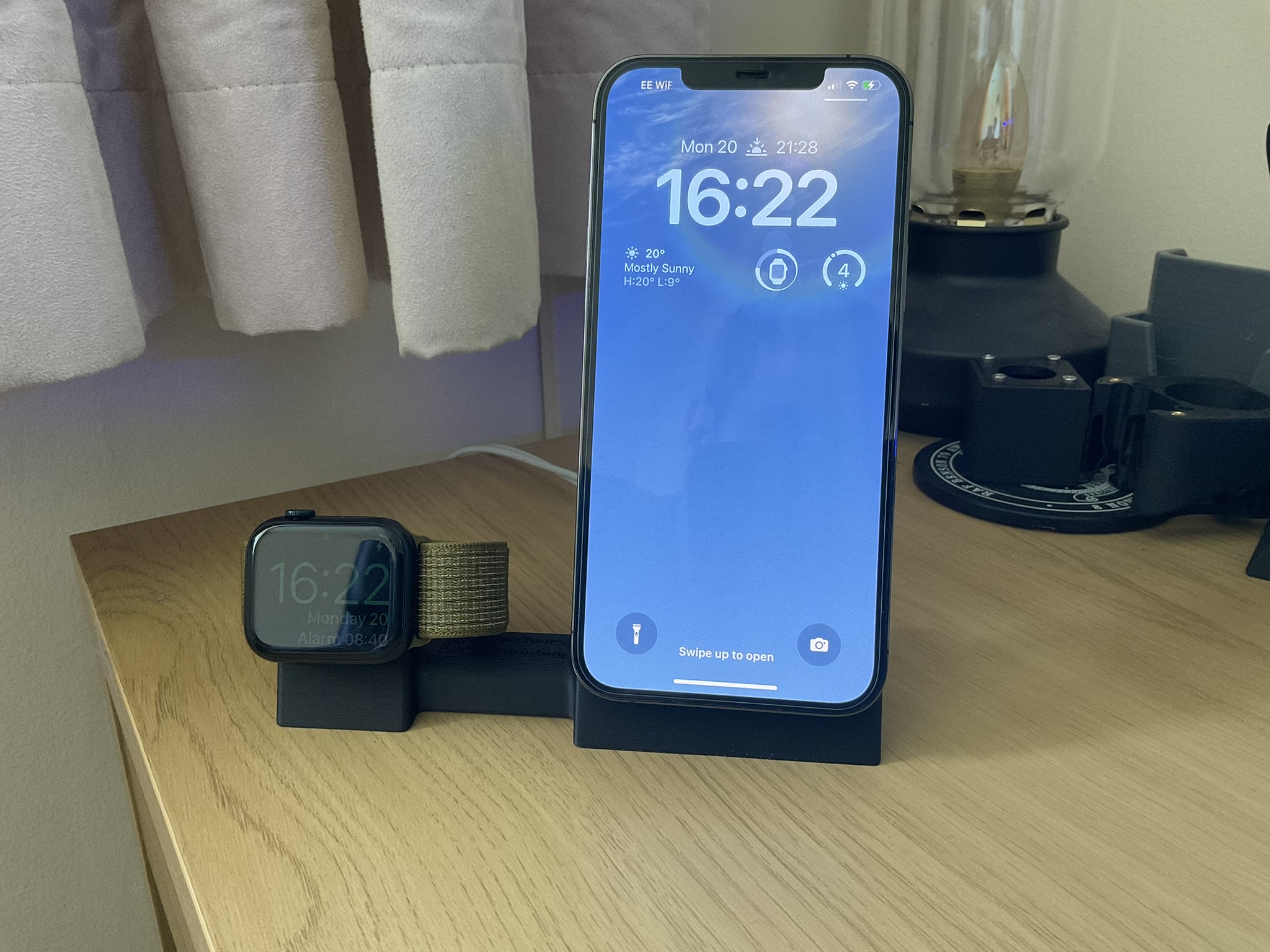 Apple Watch and Aukey Magsafe Charger Stand