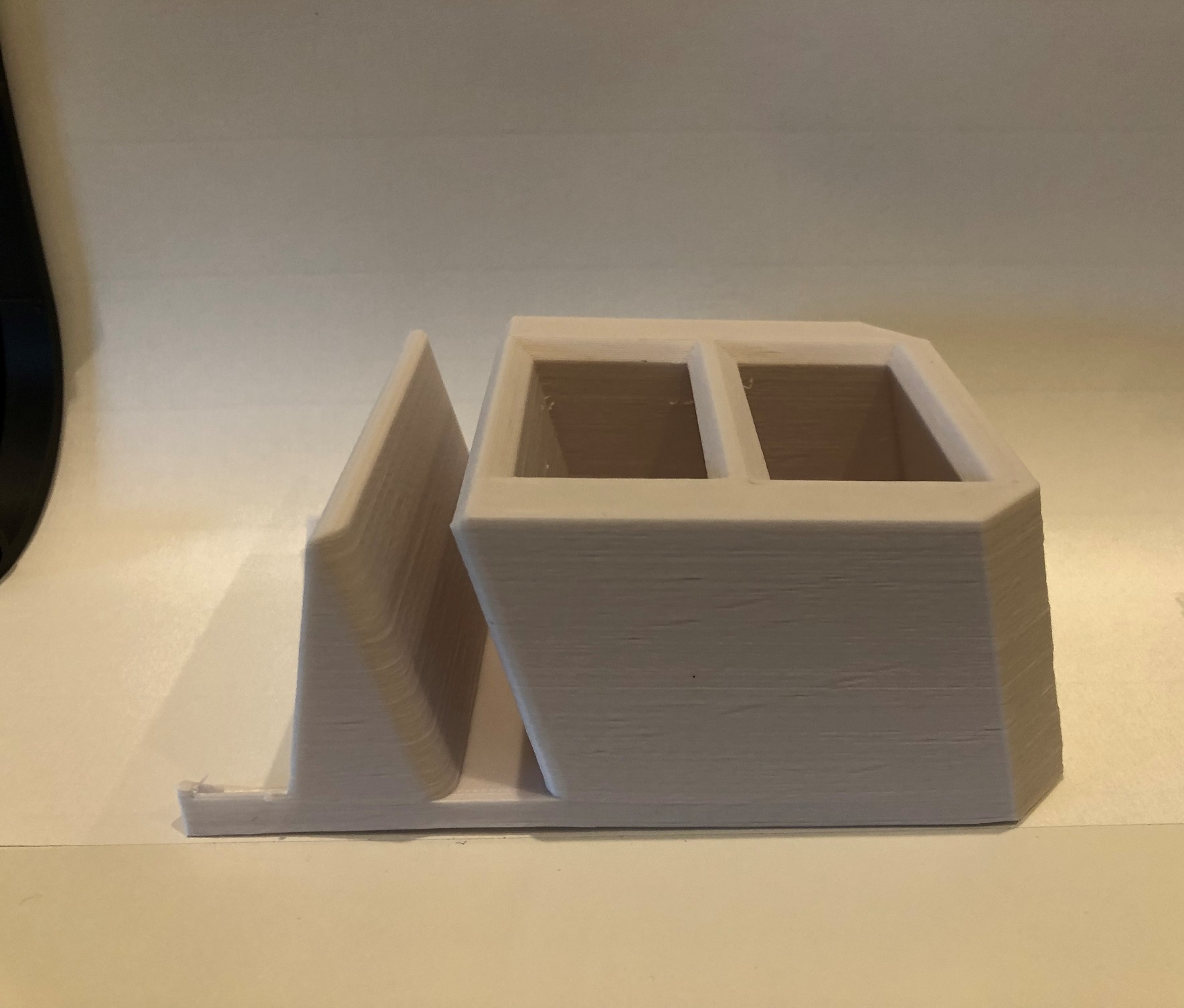 Miniatura 3 do modelo 3D Two Remote Control Stand+ Surface Pro+ iPhone Stand