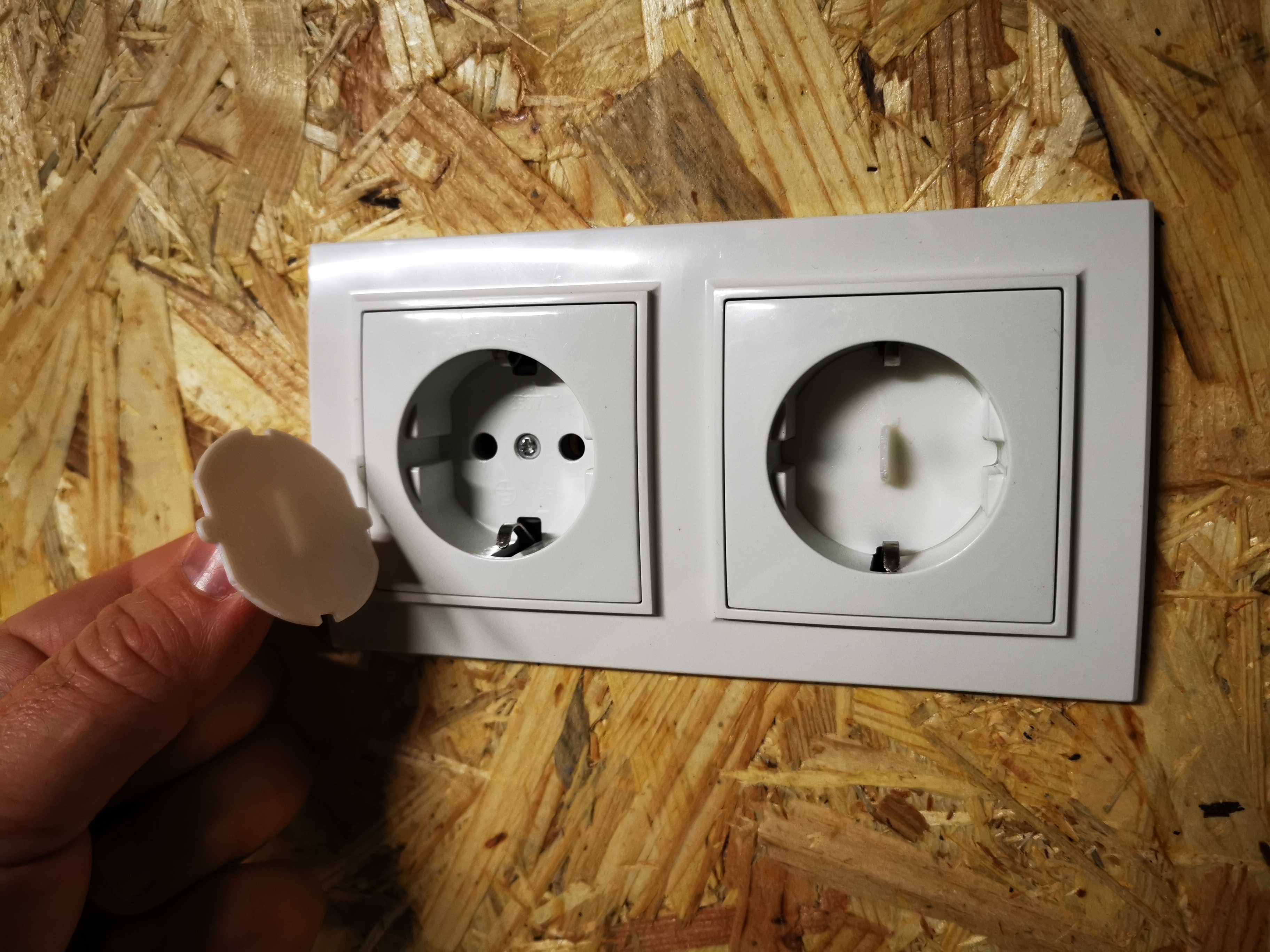 Protections for Schuko Socket