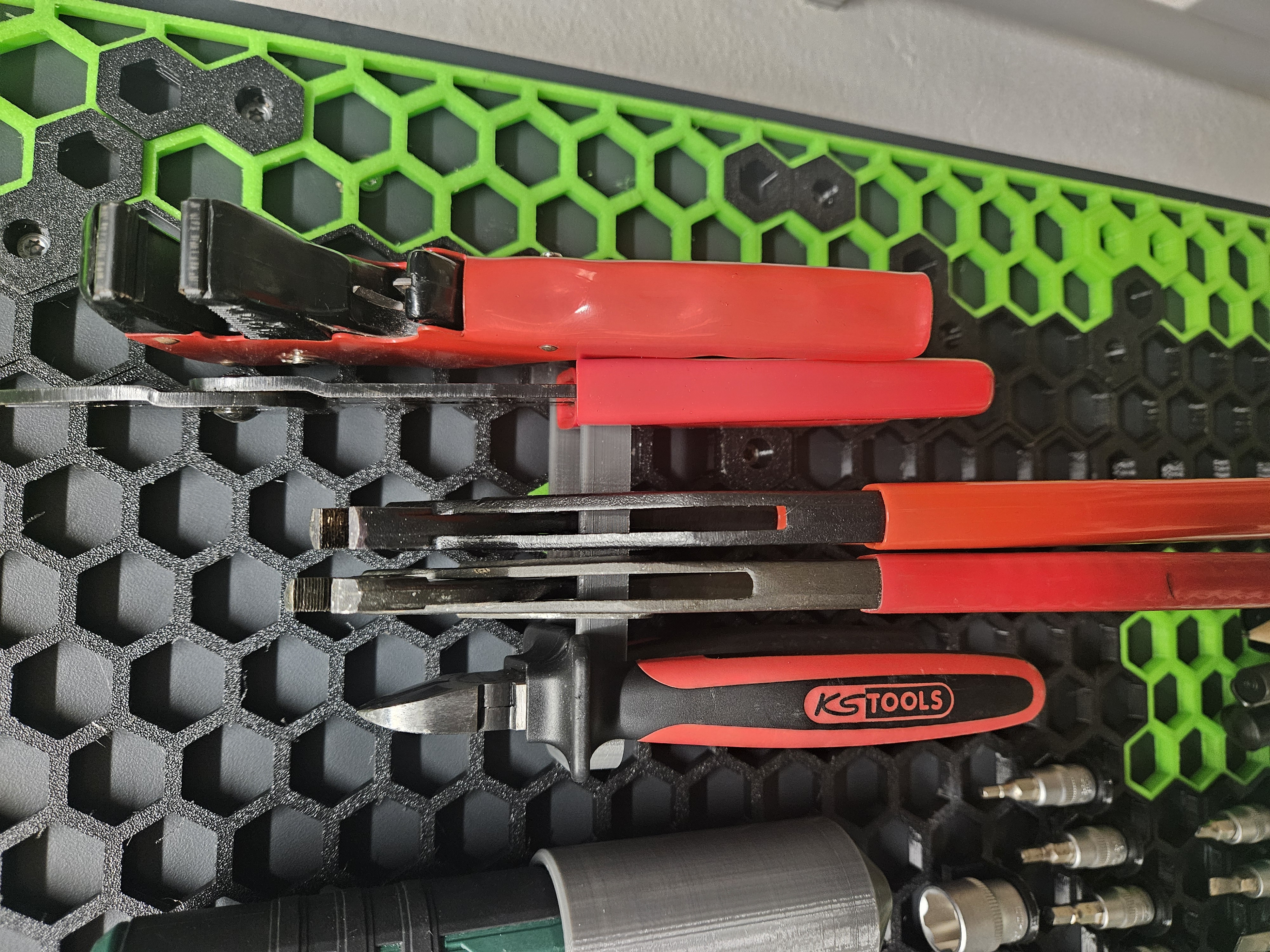 Wide Pliers Holder – Honeycomb Storage Wall