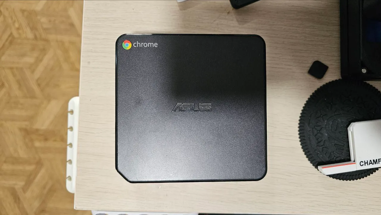 Asus Chromebox CN62 10-inch Rack Mount by Maurício Pessoa 