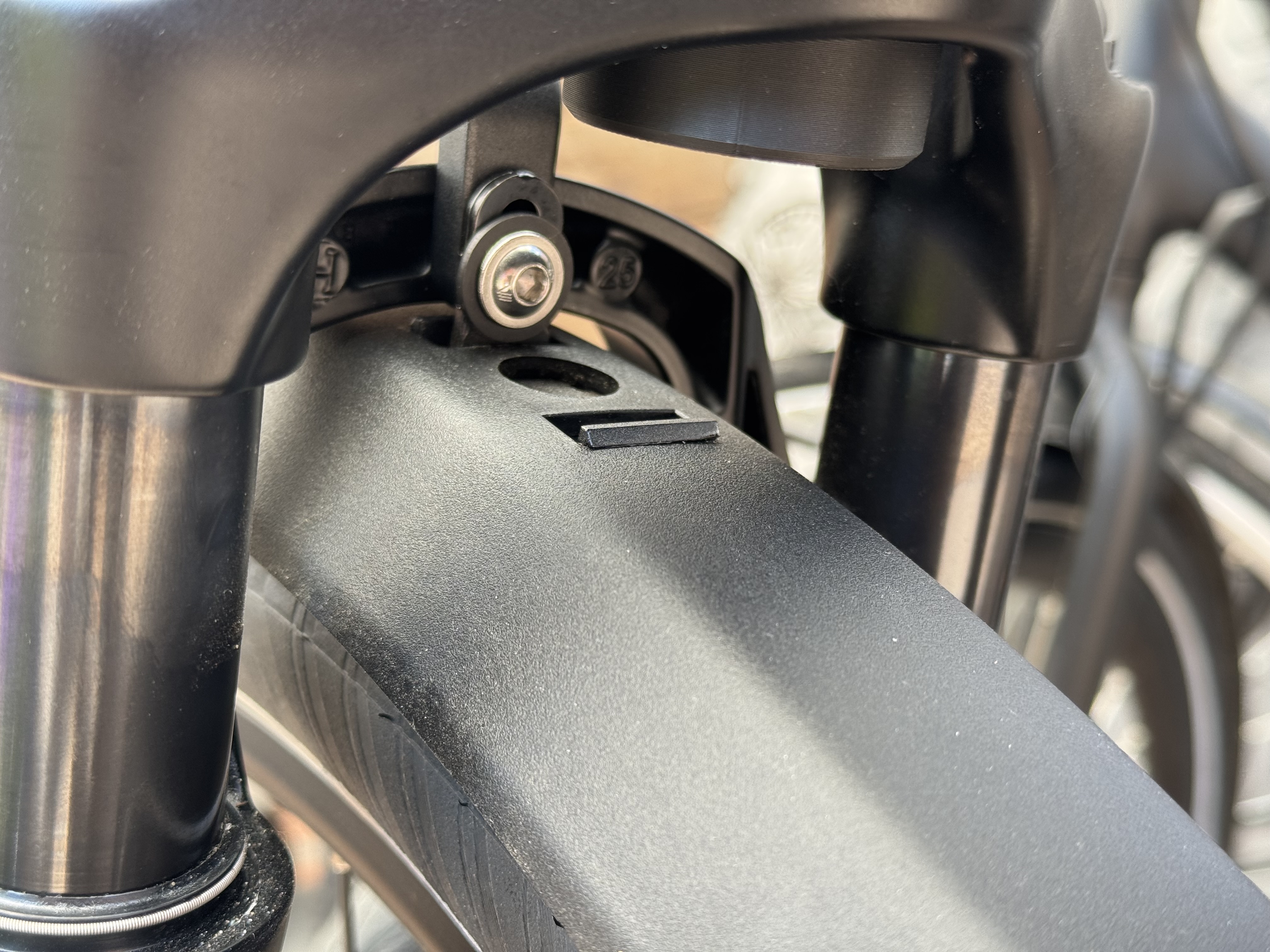 Cube E-Bike front suspension AirTag — miniatura 2