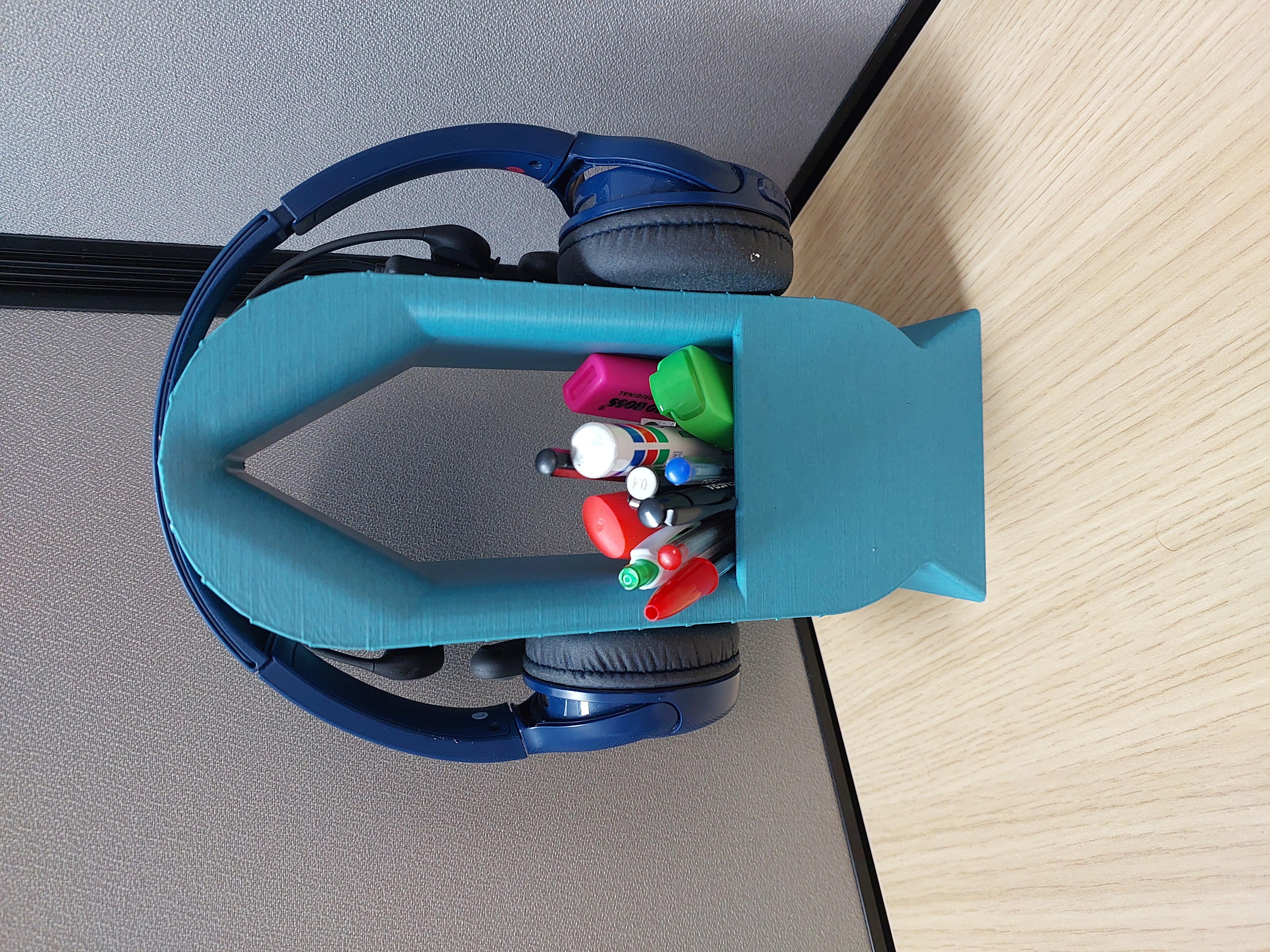 Headphone stand with pencil holder