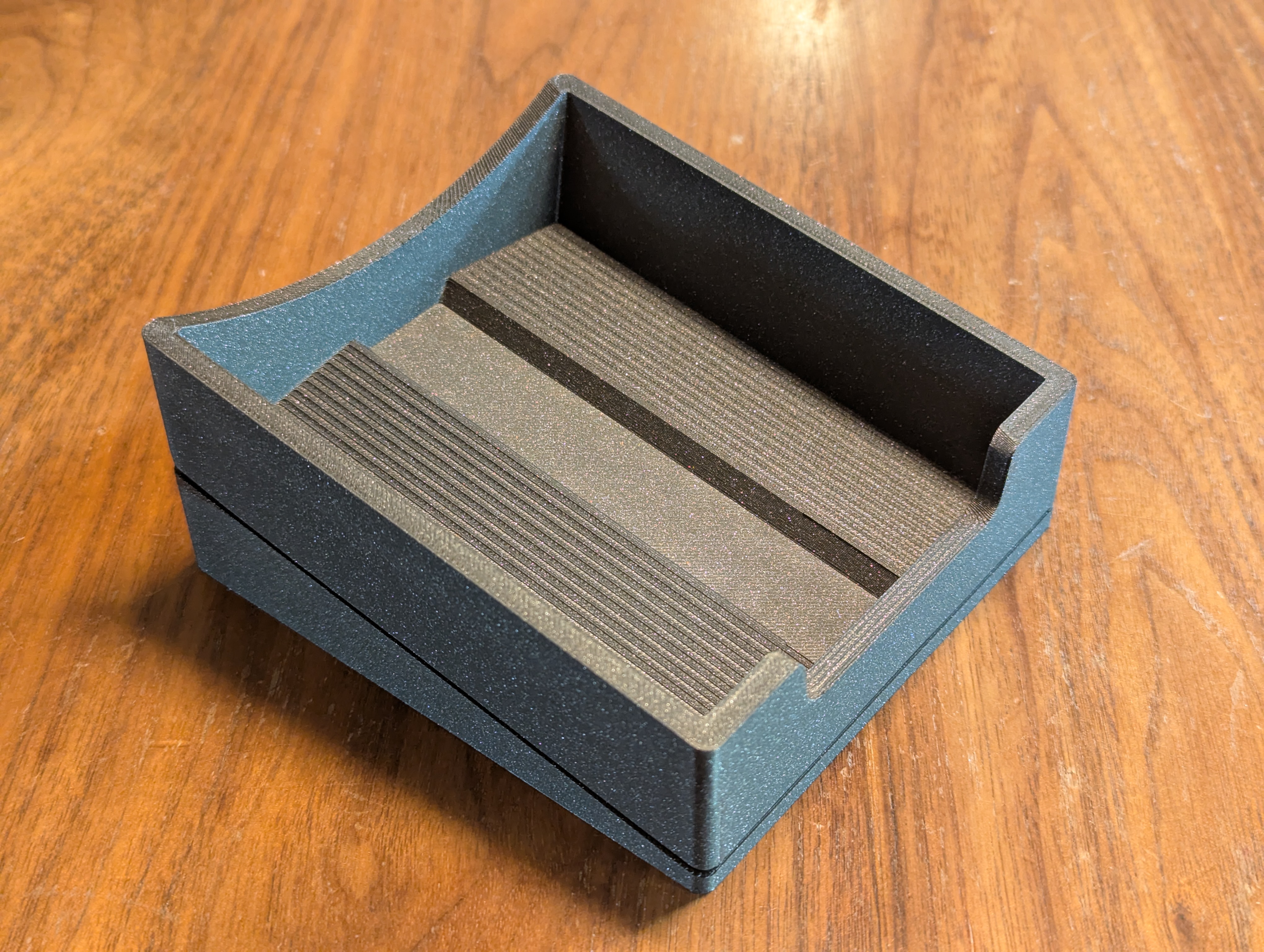 Gravity Sleeve Holder — thumbnail 3