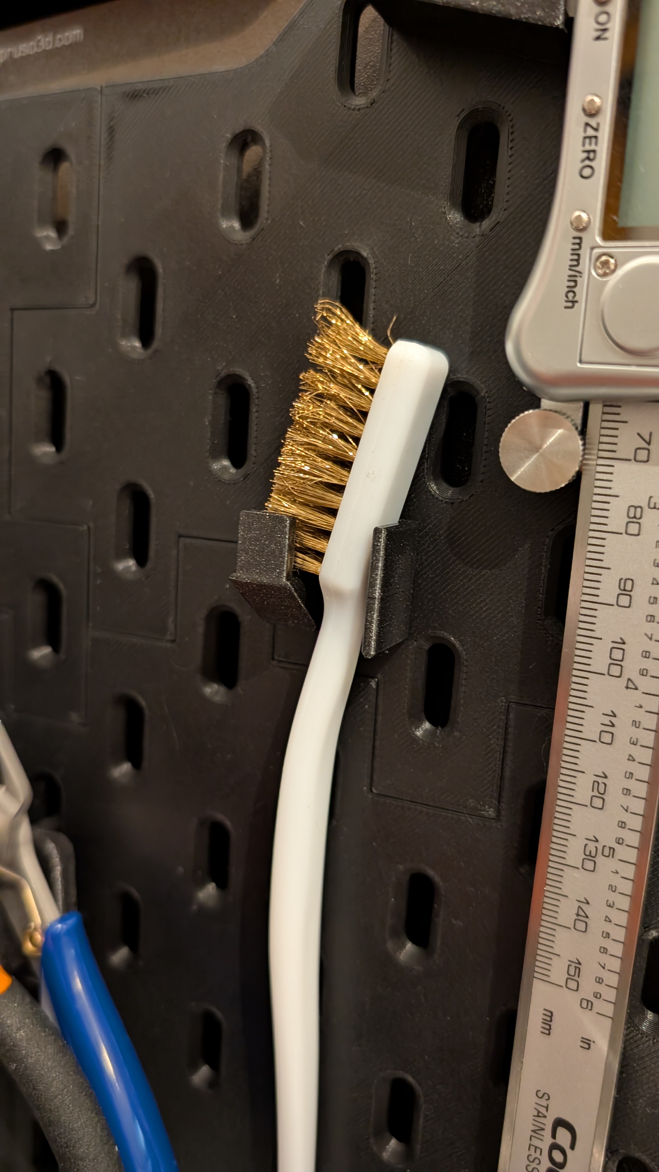 Skadis Wire Bush Holder (with lip)