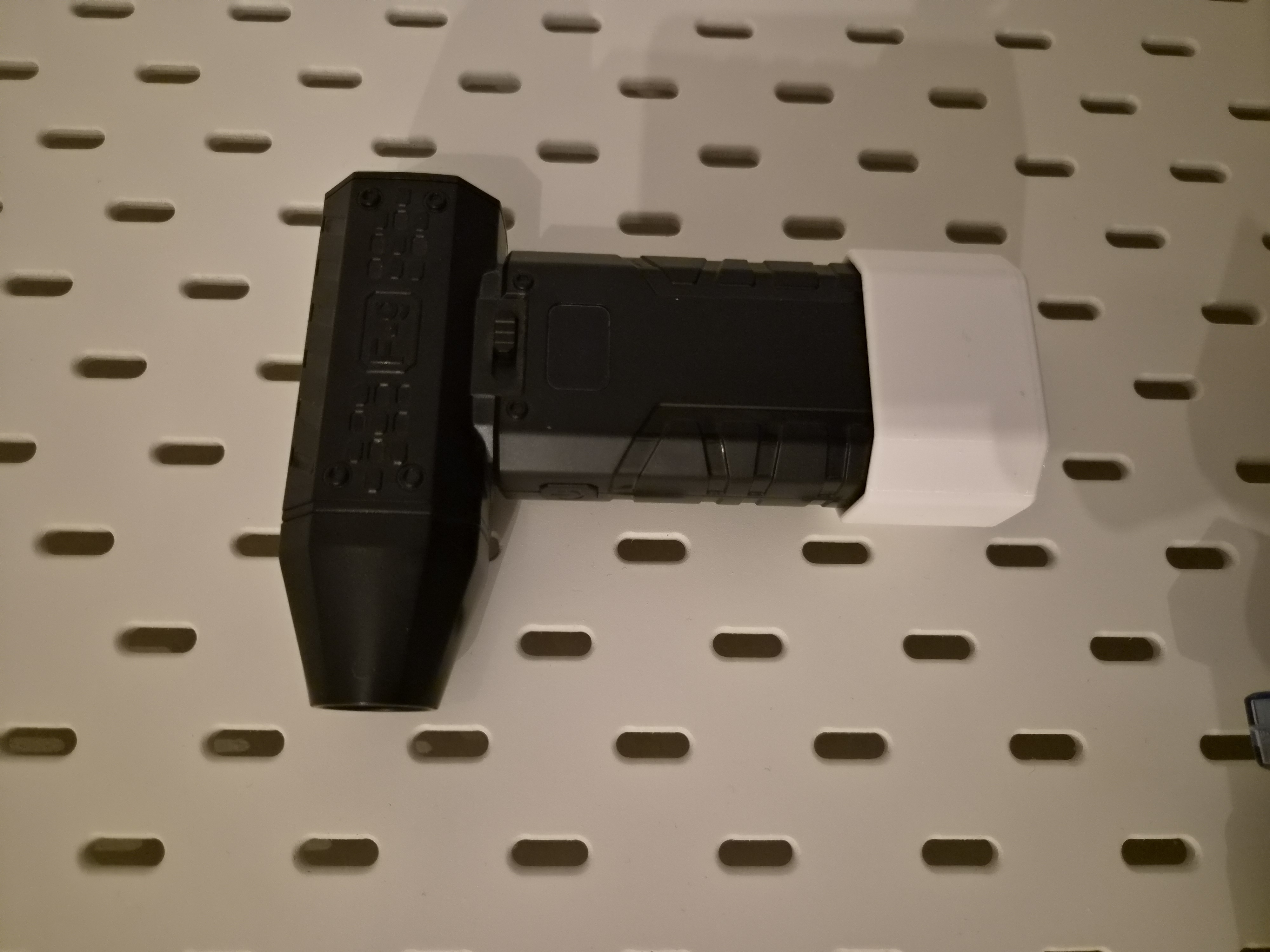 Turbo jet duster holder for SKADIS