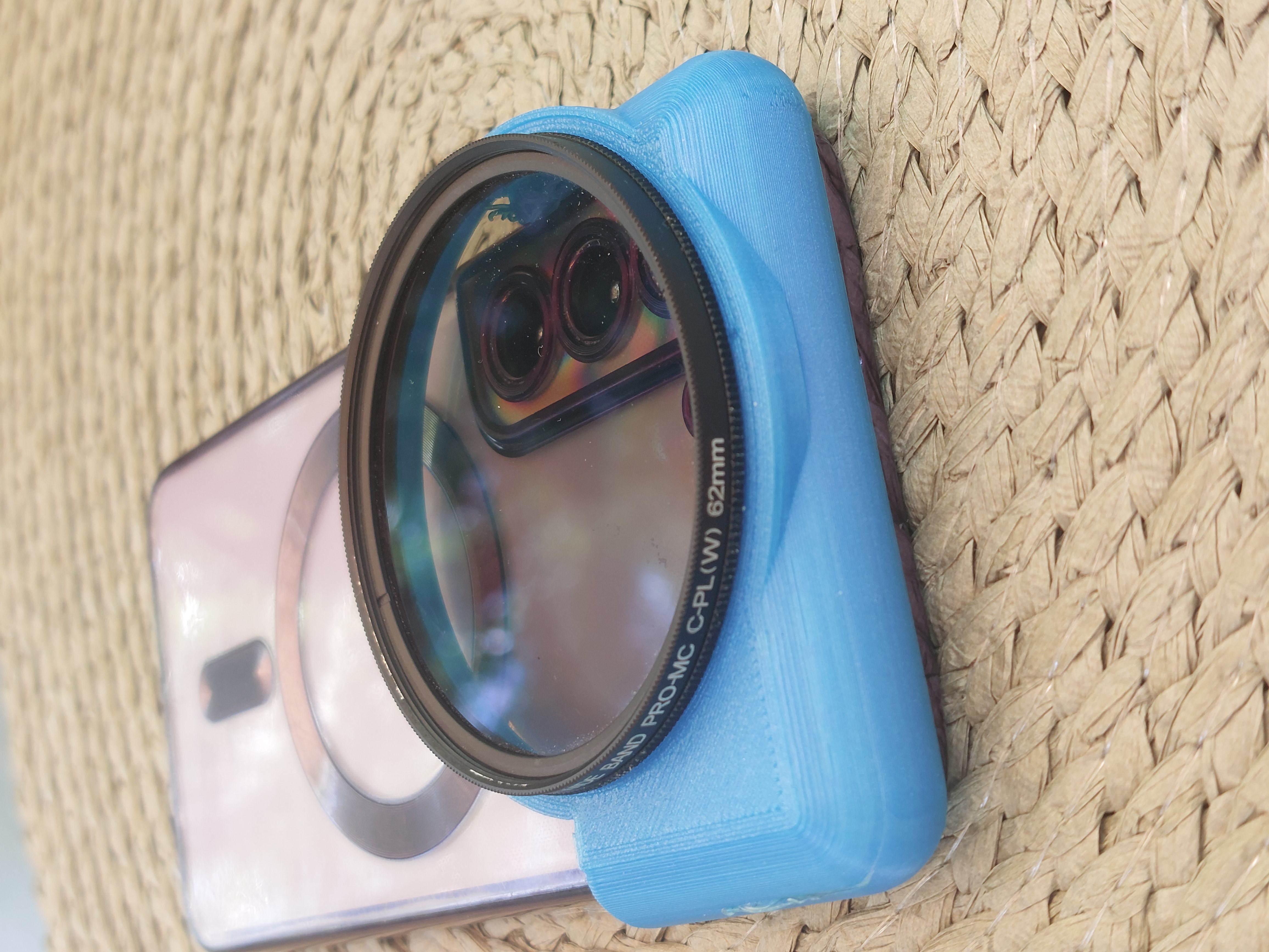 Lens filter holder for phones
