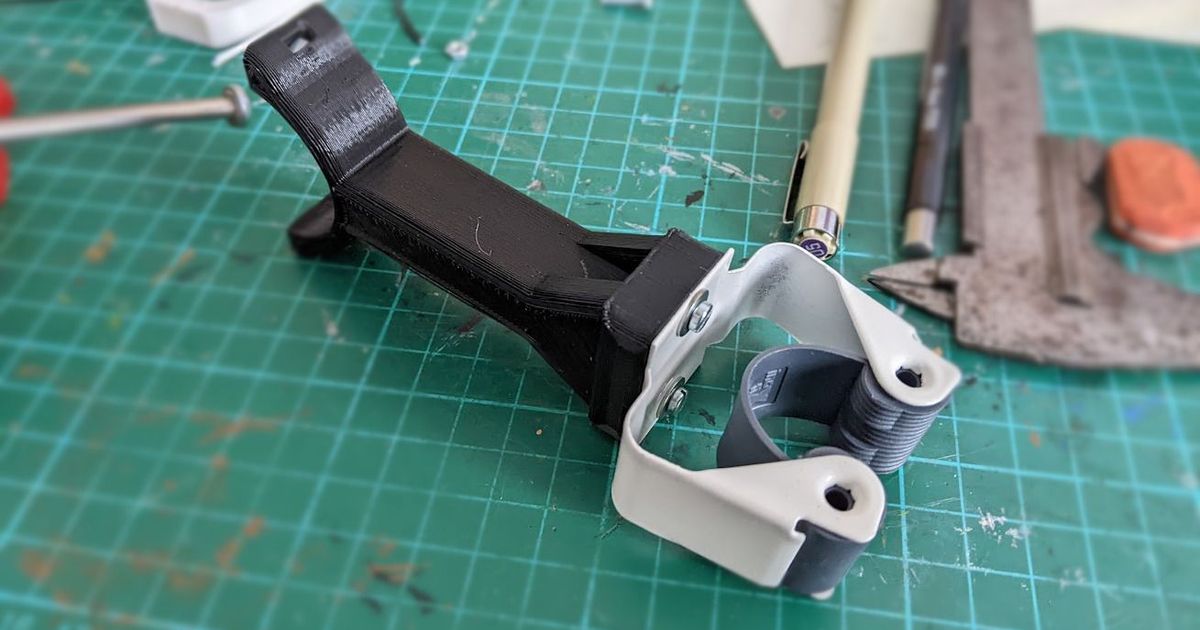 Handle holder with tube attachment by inversebit Download free STL