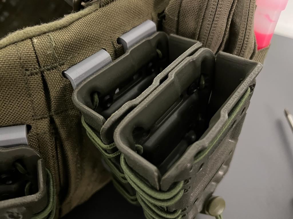BEGADI "Multi Fit" Polymer Magazintasche Molle Halter