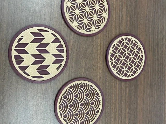 coaster with traditional design in wood filament