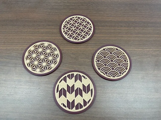 coaster with traditional design in wood filament