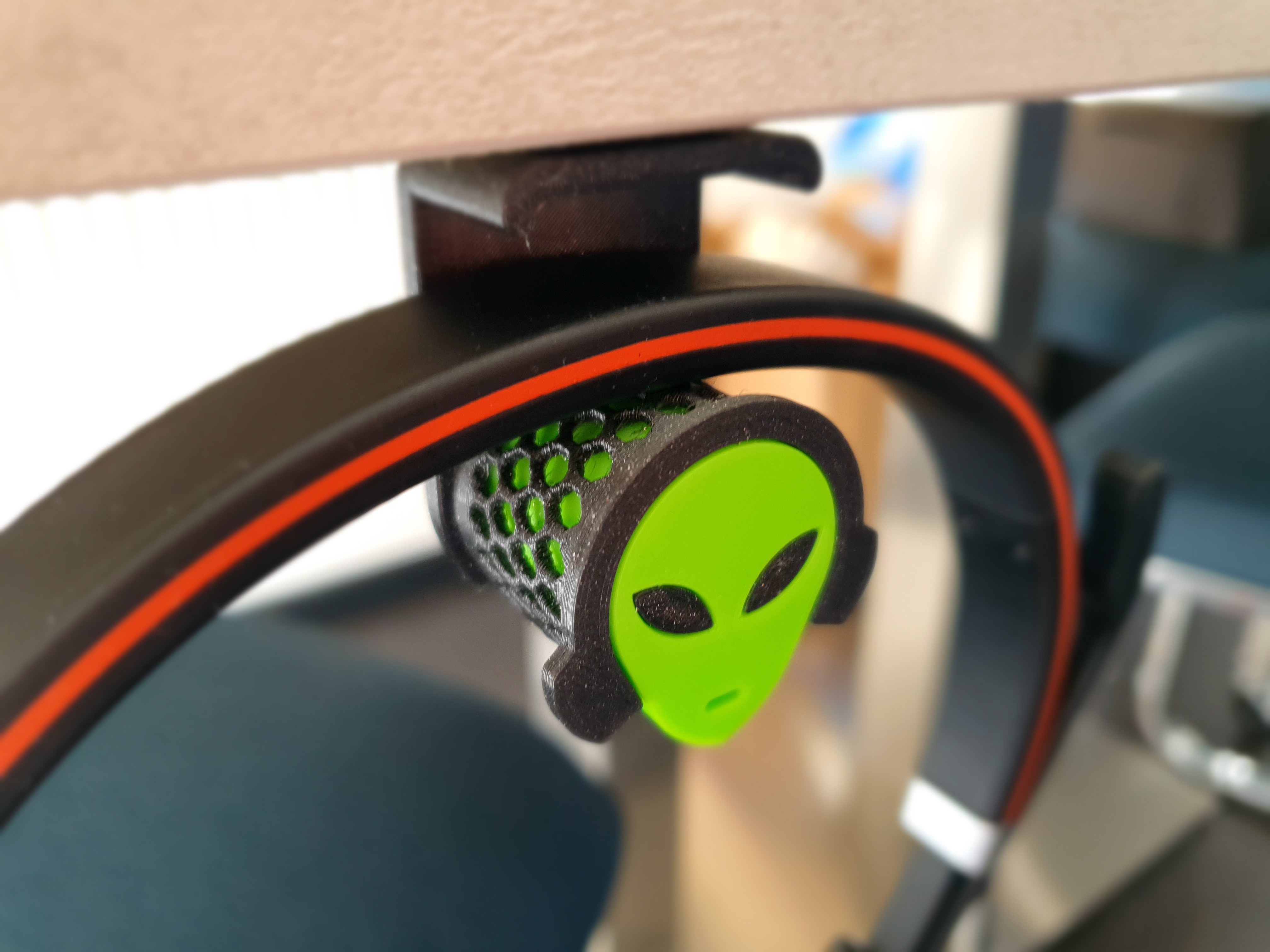 Alien Headset Holder